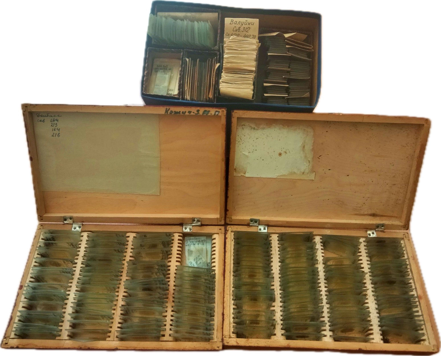 Шліфи гірських порід – близько 1000 шт.